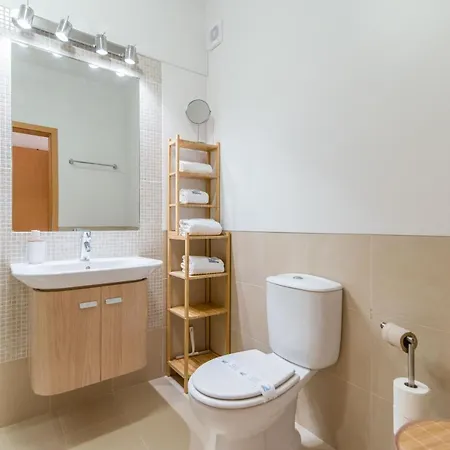 Apartamento Casa Nobre 2bdr - 4 Mins Walk Train Station - Pool - Patio - Quiet Conceição