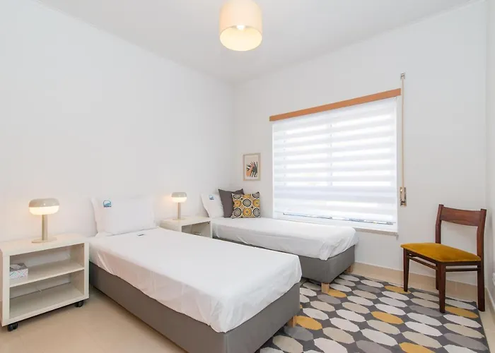 Appartement Casa Nobre 2bdr - 4 Mins Walk Train Station - Pool - Patio - Quiet Conceição