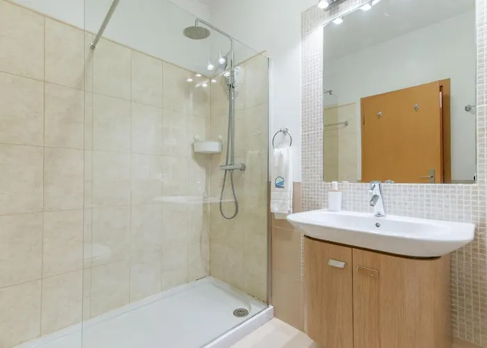 Appartement Casa Nobre 2bdr - 4 Mins Walk Train Station - Pool - Patio - Quiet Conceição