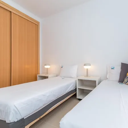 Appartement Casa Nobre 2bdr - 4 Mins Walk Train Station - Pool - Patio - Quiet