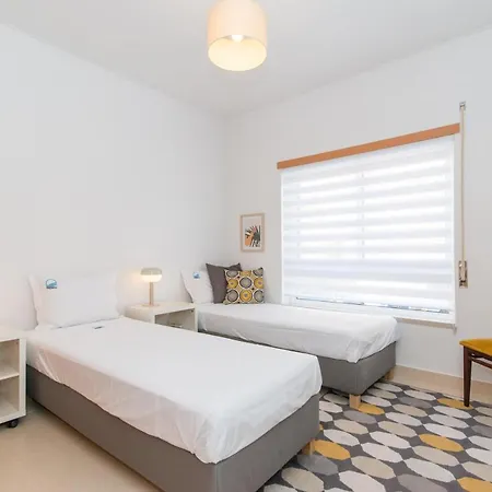 Appartement Casa Nobre 2bdr - 4 Mins Walk Train Station - Pool - Patio - Quiet Conceição