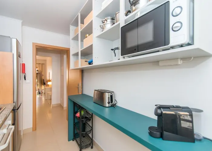 Casa Nobre 2bdr - 4 Mins Walk Train Station - Pool - Patio - Quiet Appartement *